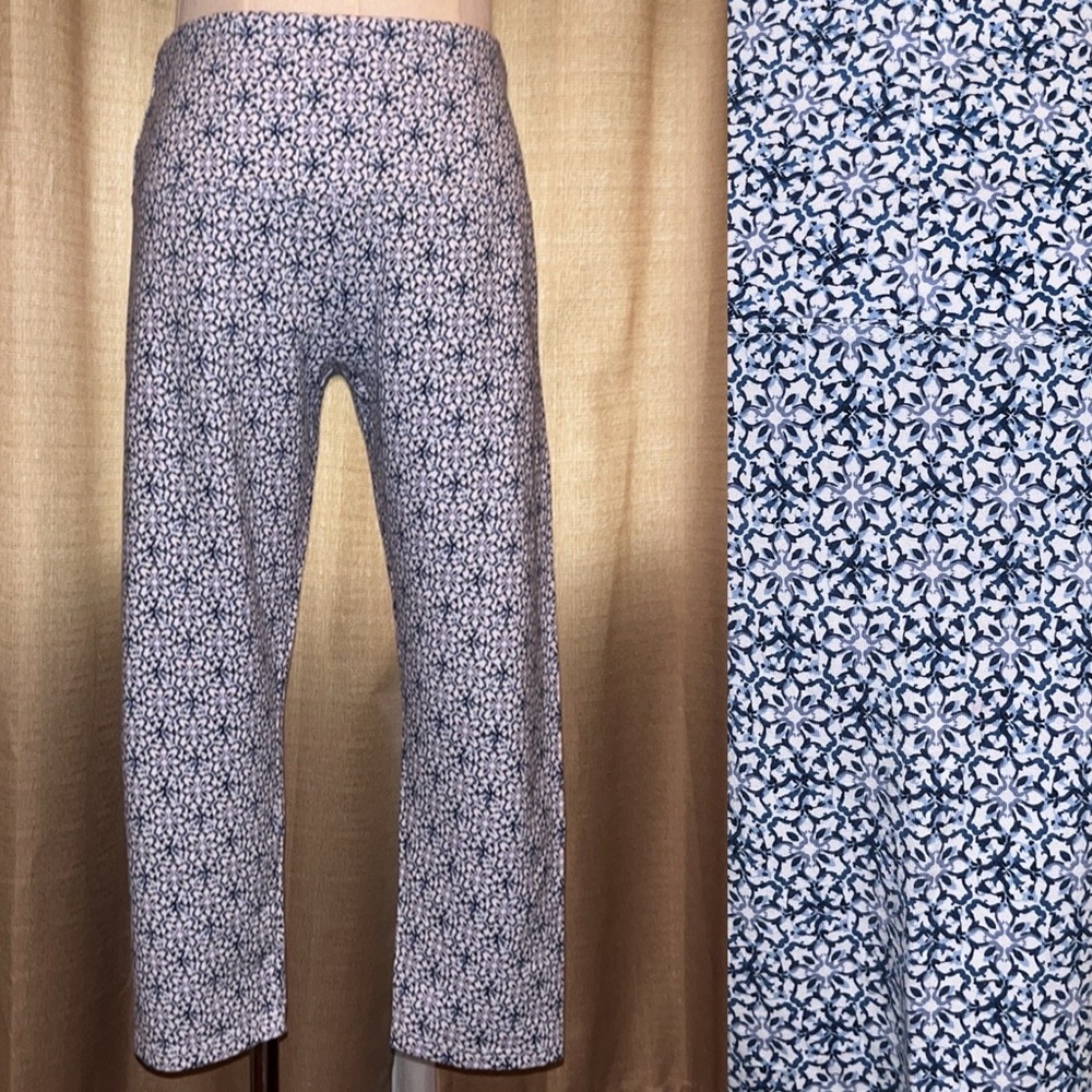 Casablanca by Marrakech Clothing Co Blue & White Mosaic Stretch Capri Size Small